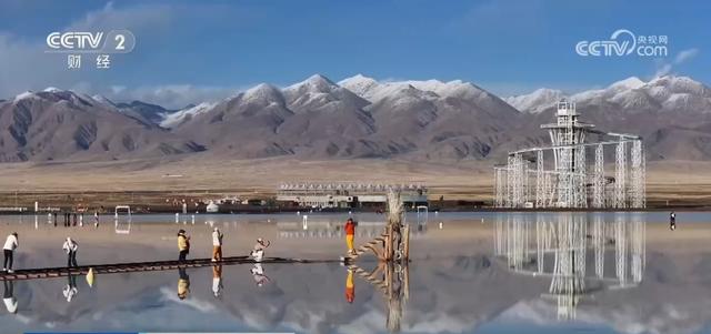 “银发旅游”市场火爆 “适老配方”让老年人畅享“诗和远方”