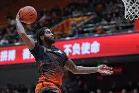 体坛午爆｜山东男篮明晚客战新疆，曼联遭遇各项赛事四连败图片