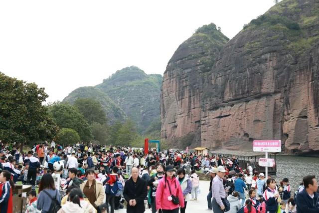 双十一狂欢！龙虎山开启秋日人从众火热模式！