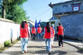 毕节工业职业技术学院“向阳花青年宣讲团”：青春宣讲进乡村，民族团结谱新篇图片