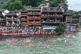 端午小长假湖南接待游客1368.81万人次，游客总花费近百亿元图片