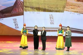 聚焦三少民族音乐《歌从田野来》新成果发布暨赠书仪式举行图片