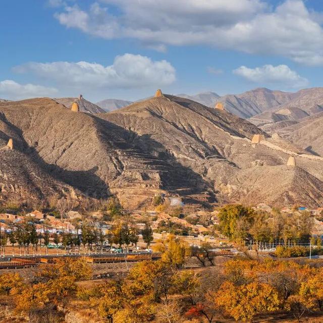 长城一号旅游公路：千年烽燧廊道品读长城千年风华