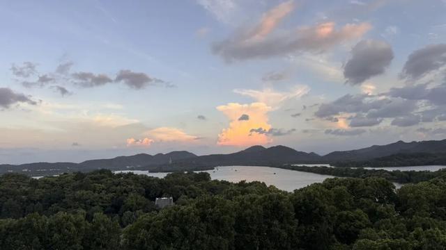 杭州六日 几顿精彩的饭（二）大唐海鲜 金丝听海