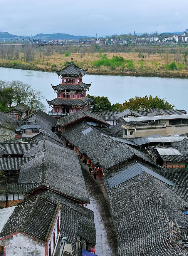 嘉陵江上最后的码头古镇——周子古镇