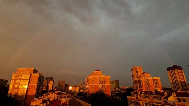 超多美图刷爆朋友圈！北京雨后出现壮美双彩虹奇观