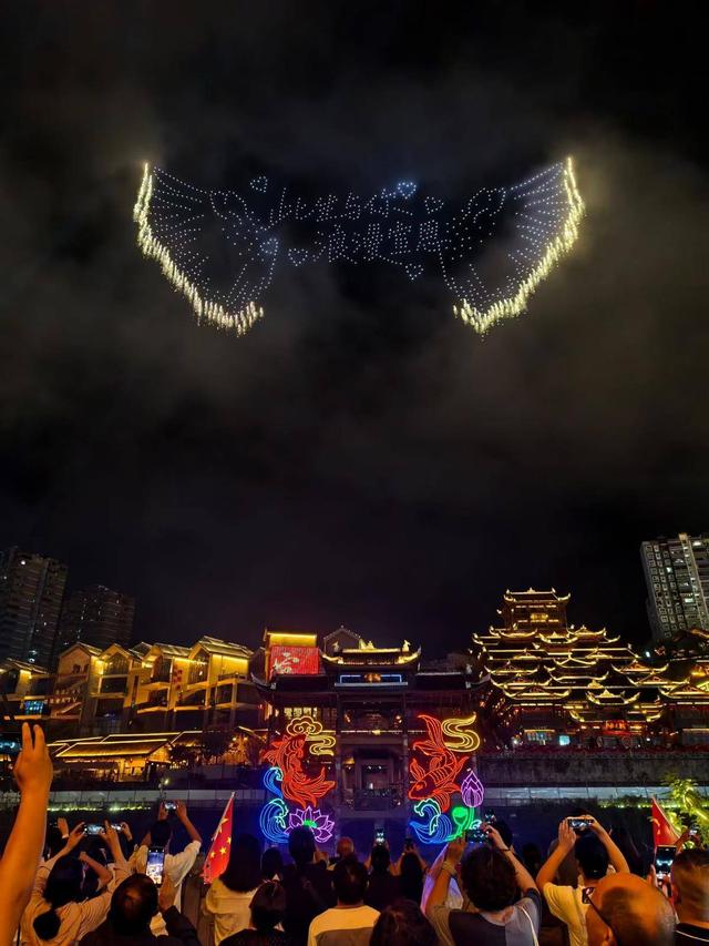 秋景与美食推高湖北国庆中秋假期旅游热度