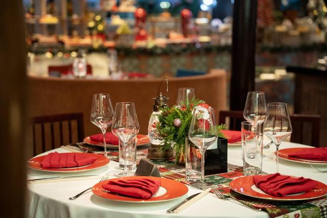 成都香格里拉流光盛宴 · 见证圣诞璀璨奇遇