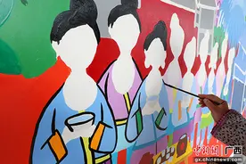 广西三江：墙体彩绘展侗乡风情图片
