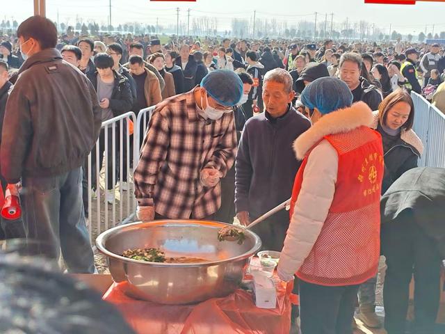 安徽杀猪宴准备足没翻车：两万人吃21头猪27只羊500斤牛肉