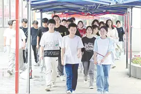 我市中考顺利结束图片