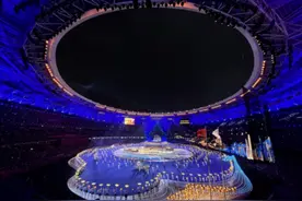 杭州亚运会开幕式，中国台北代表团旗手王冠闳：“一辈子难忘”图片