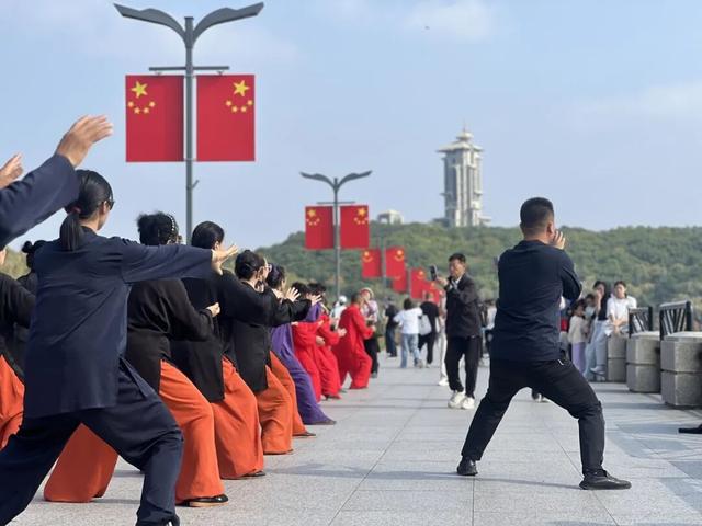 净月潭 很“红”