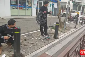 新增充电桩，缓解沿街商铺充电难题图片