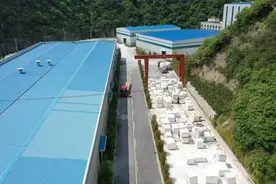 【秦岭深处新动能】商洛：在科技上下功夫 让石头变废为宝图片