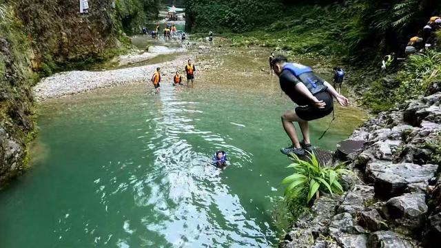 抓住夏天的尾巴，扎进遵义的山野间