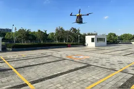 “空中快递员”上岗！这家快递公司首条无人机航线常态化运营图片