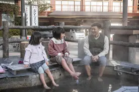外国游客太多，日本温泉“没水了”……图片