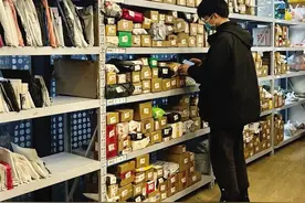 快递新规实施两个月 送货上门难实现图片