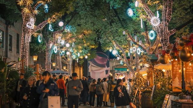 冬趣满申城！商场“花式上新”解锁魔都消费活力密码