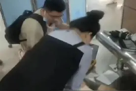 不幸中的万幸！大叔地铁站心脏骤停 遇护士现场急救图片