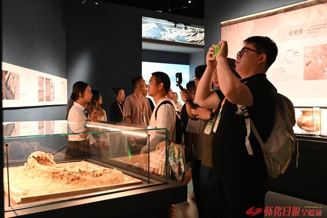 媒体观摩团打卡怀化“三江一湾”：穿越历史烟云，触摸时代脉动