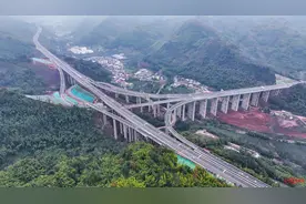 乐西高速乐山至马边段全线通车，试运营路段暂免费通行图片