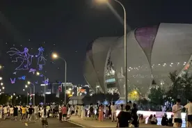 杭州钱塘江畔上演无人机浪漫大片，结尾反转，太亮了图片