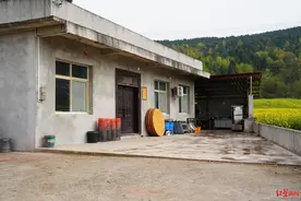 44岁外卖员跳河救人牺牲已在老家安葬 14岁儿子：爸爸很勇敢！一直将他视作榜样图片