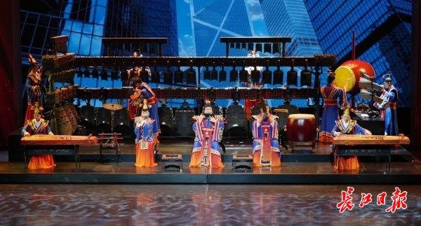 外地游客提前五天抢票，国庆当天2.5万人次打卡，省博开放夜游从早火到晚