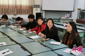 有效沟通，和谐家校 峨眉三小开展“星”教师成长微培训活动图片