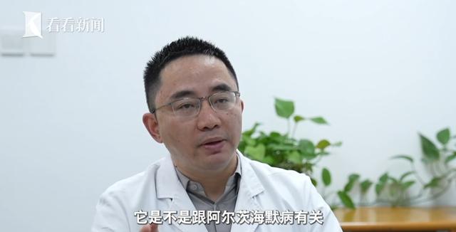 家里清出30吨！男子崩溃