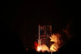 我国成功发射实践二十五号卫星图片