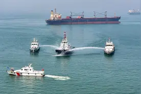 国门利剑！青岛举行海陆空联合执法演练图片