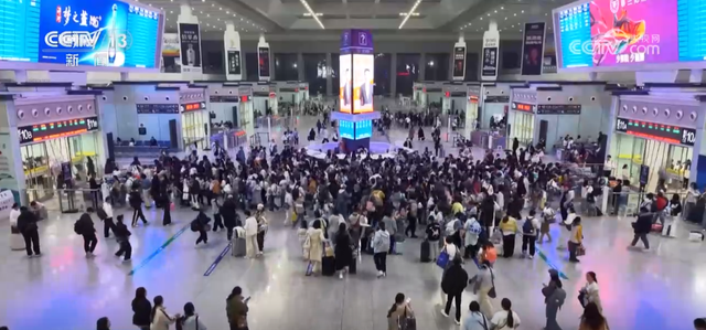 特色专列“出圈”擦亮地方旅游名片 “火车+文旅”打开消费新场景