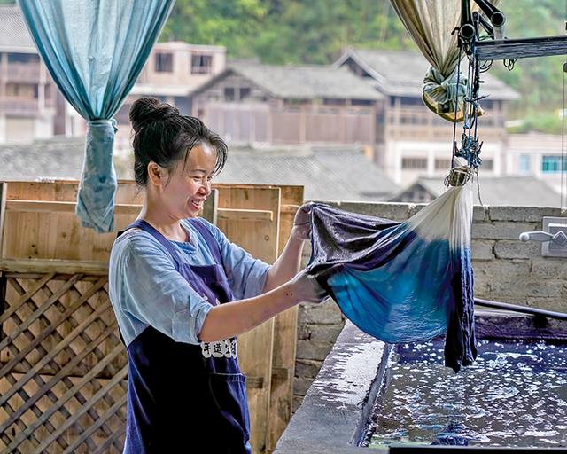 “读侗木屋”民宿： 云上匠居 侗布传心