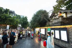 多区上榜旅游综合实力百强 成都如何成为“双节”旅游热门目的地｜成都发展图片