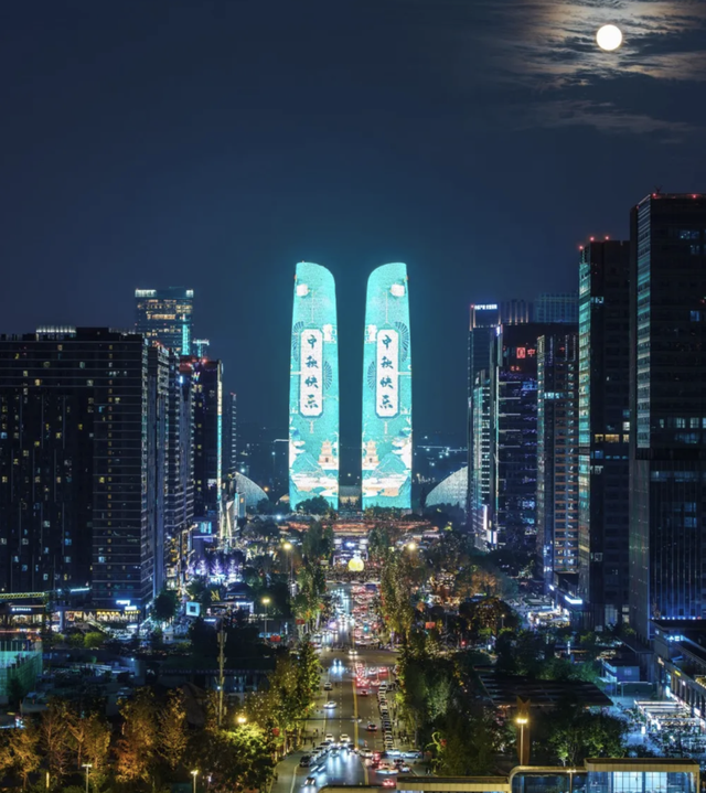 行游WEEKLY｜成都高新区开启第三季“月亮上写诗”中秋诗歌征集；“双节同庆”，乐享澳大利亚新南威尔士州缤纷之旅；冬春航季春秋航空成都进疆航线升级；川航蓉京快线取消无行李旅客值机截载