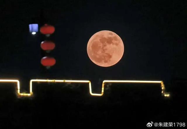 双节同庆，一见倾“秦”丨中秋赏月，“浸”在秦淮~