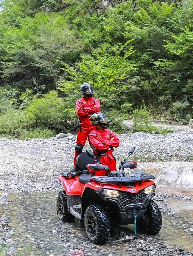 【天然浴场▪极速】野性峰林，驭见不凡！全网首探峰林峡全地形越野网红新地标！