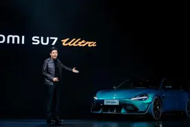 雷军喜提鹦鹉绿小米SU7 Ultra，网友：可以抠标吗?图片