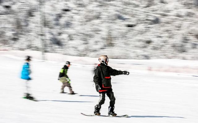 在大邑，降雪基础，滑雪就不基础！