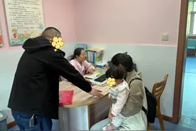 孩子走路摇摇晃晃，可能是疾病征兆？这些细节不容忽视图片