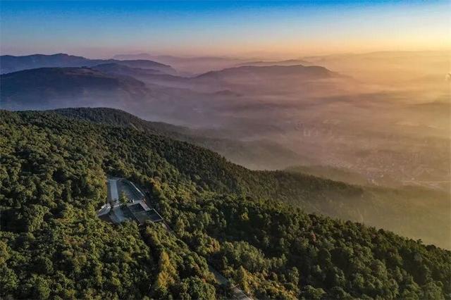 日出云海齐上阵！冬日的楚雄，美成了仙境