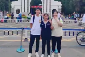 贵州小伙清华报到，他悄悄买了张车票……图片