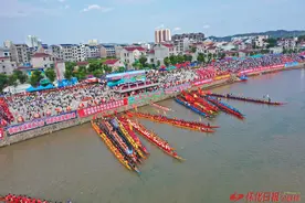速度与激情的碰撞！ 麻阳首届传统龙舟赛火热开赛图片