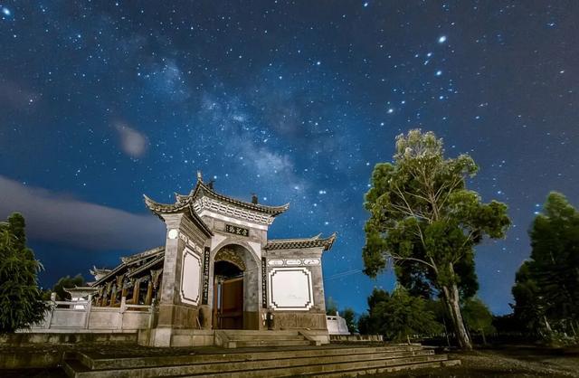 等一场与星辰的私奔！在大理观星，是件浪漫的事