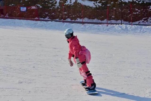 央媒看鞍山｜新华网客户端：辽宁鞍山：冬日胜景揽客来