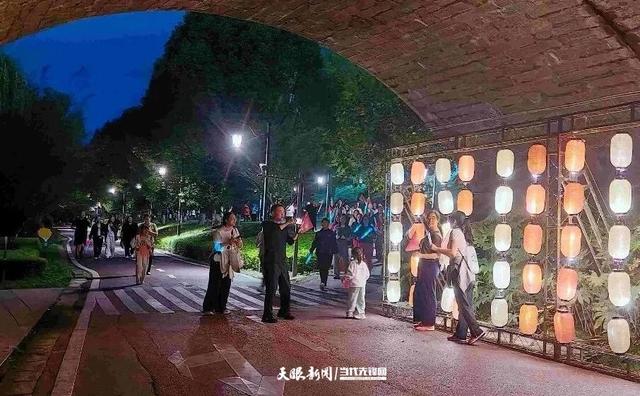 悦遵义·湄潭徒步城·重走西迁路丨 沉浸式邂逅湄江河畔夜之美