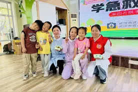 幼儿园萌娃亲手采摘枇杷，大声对“平凡人”表白图片